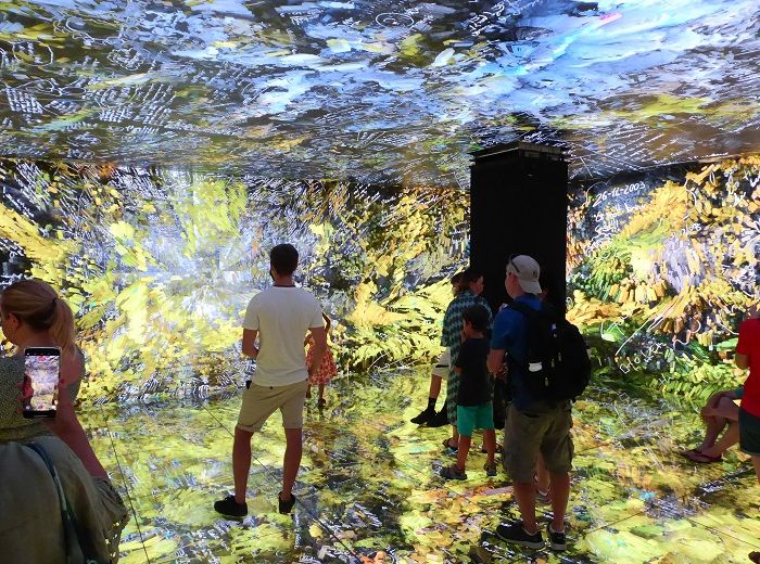 カサバトリョ　ガウディ・キューブ・マッピング