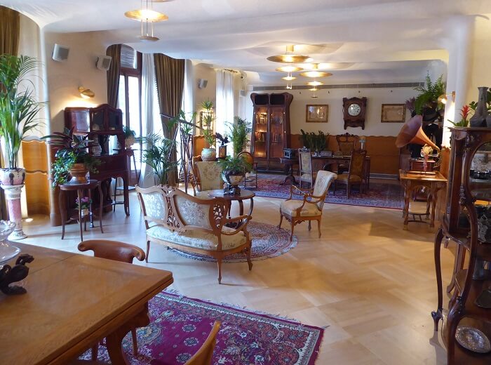 プライベート・ホール