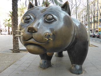 巨大ネコ　ボテロ彫刻家