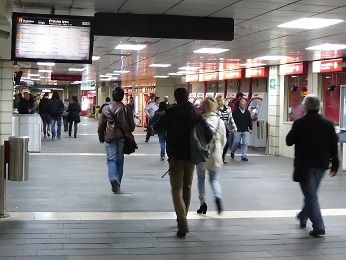 スペイン　セルカニアス近郊線　カタルーニャ広場駅