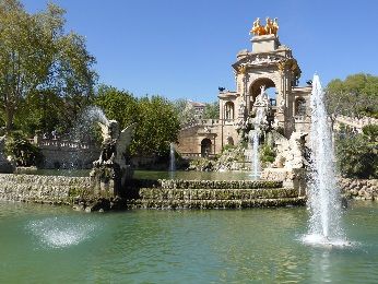 シウタデヤ公園　ガウディ　噴水