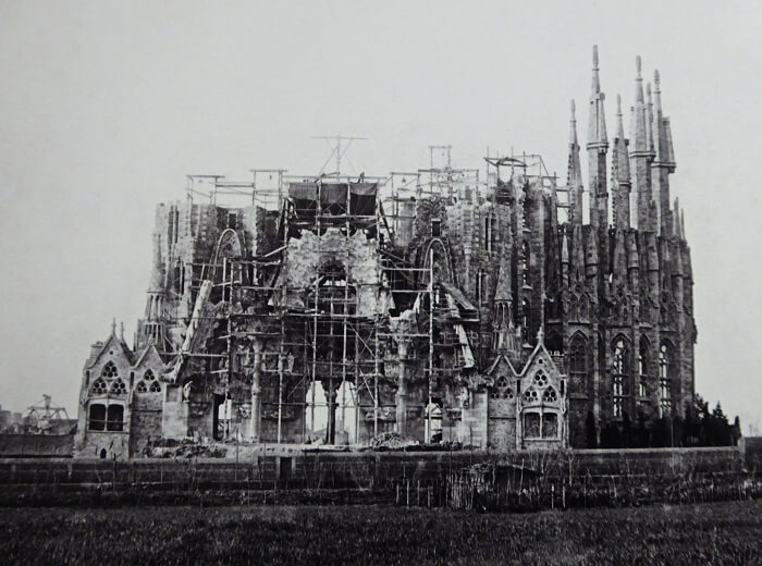 誕生のファサード　１９世紀の終わり頃