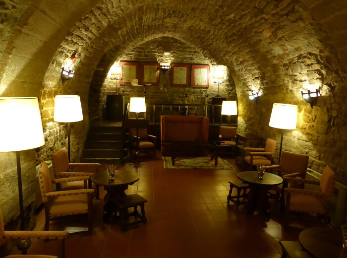 カルドナ　パラドールの部屋